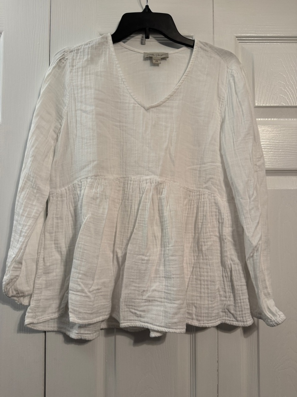 Women's V-Neck Long-Sleeve Top - White